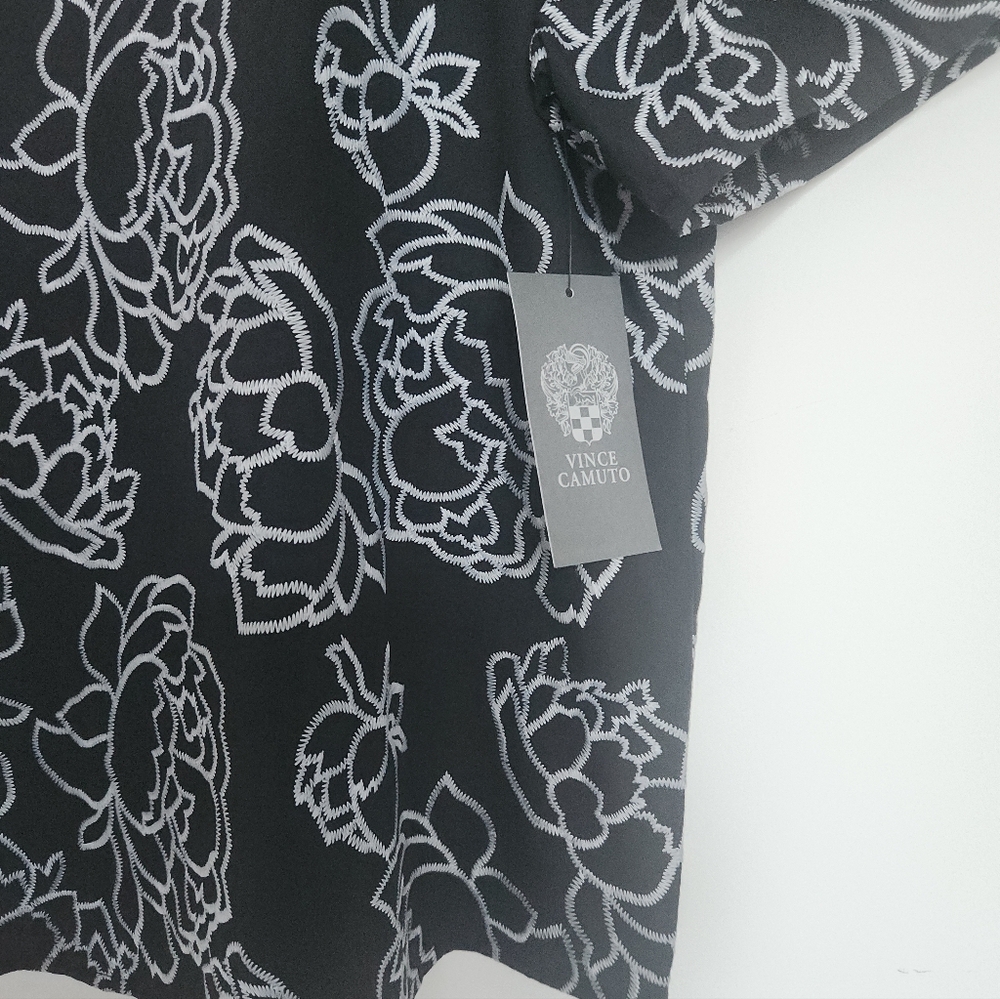 Vince Camuto Floral Stitch Top NWT - Picture 6 of 9